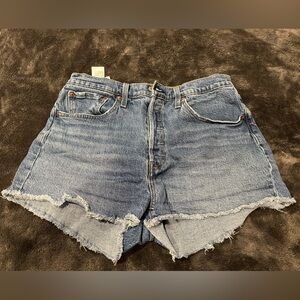 Levi cut off shorts